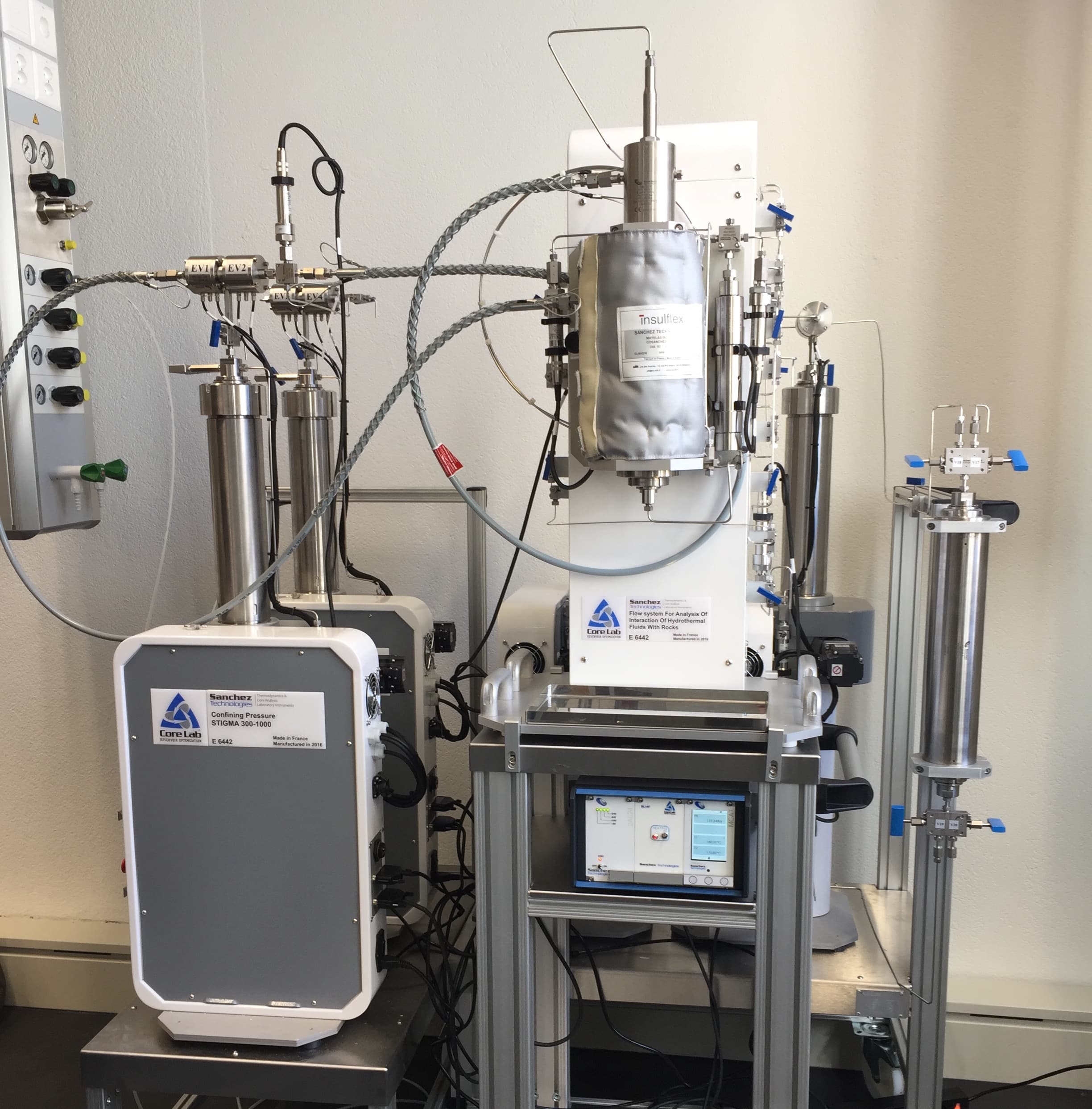 Reactive flow-through system